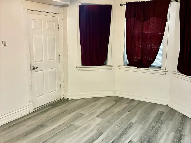 1706 N Springfield Ave — Photo 2