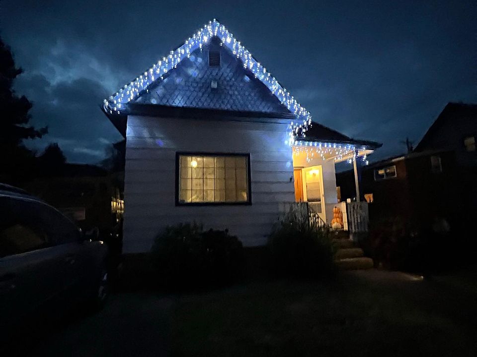 2nd image of 418 College St S
