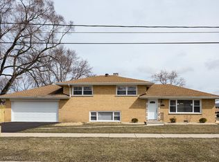4956 W 85th Pl, Burbank, IL 60459