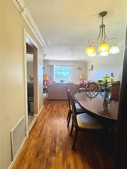 1463 E 103rd St #2 — Photo 3