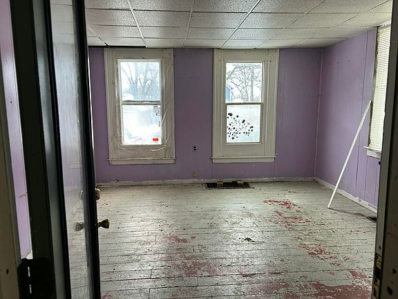 2nd image of 1008 Garden St