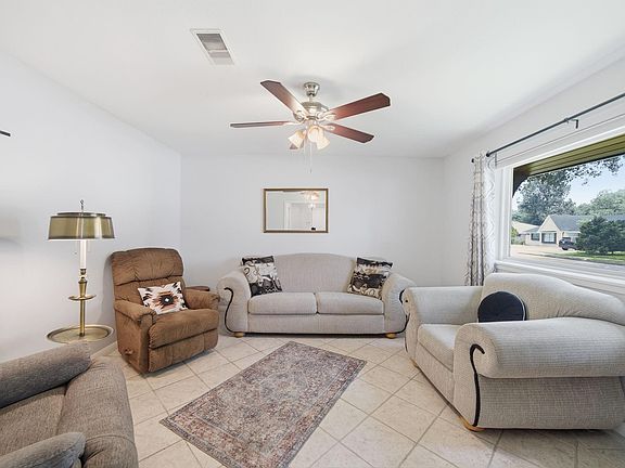 3rd image of 5606 Carew St