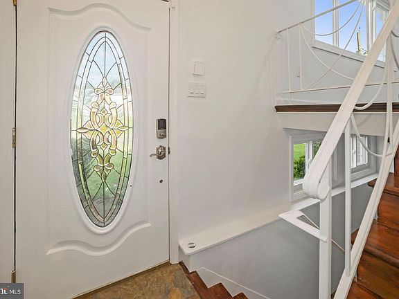 4th image of 3414 Edwards St