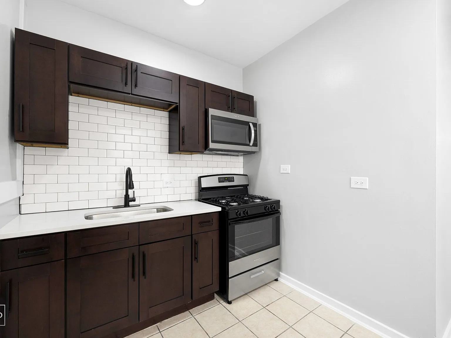 4720 S Drexel — Photo 2
