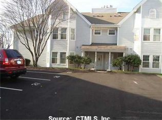 10 Greenview Ln, Milford, CT 06461