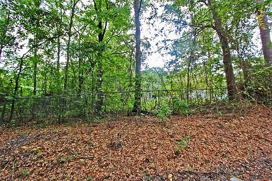 2nd image of 7-C Back Pen Rd