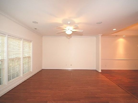 4th image of 3012 Waterman Dr SE