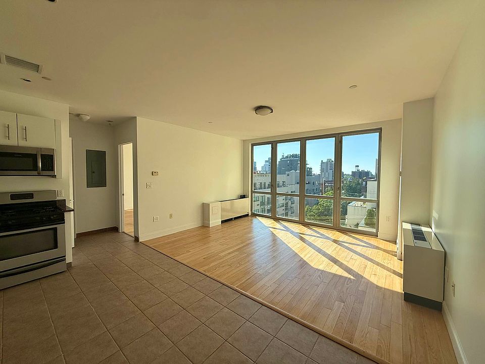 1st image of 579 Warren St Penthouse 4