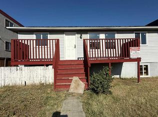 1718 W 37th St SE, Calgary, AB T2A 1E8