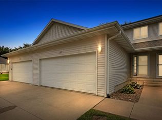 3535 Stoney Point Rd SW, Cedar Rapids, IA 52404