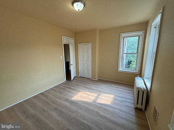5th image of 2030 W Westmoreland St