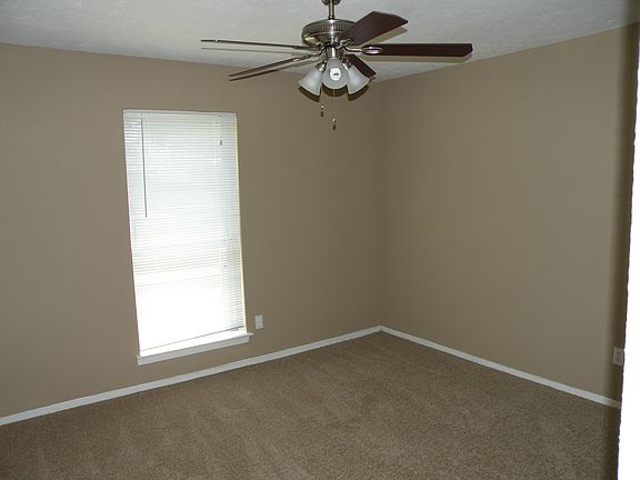 4th image of 518 Alva Dr