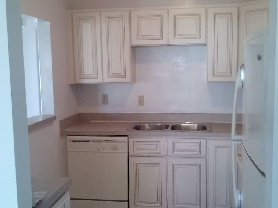 1st image of 2338 Glenmore Cir