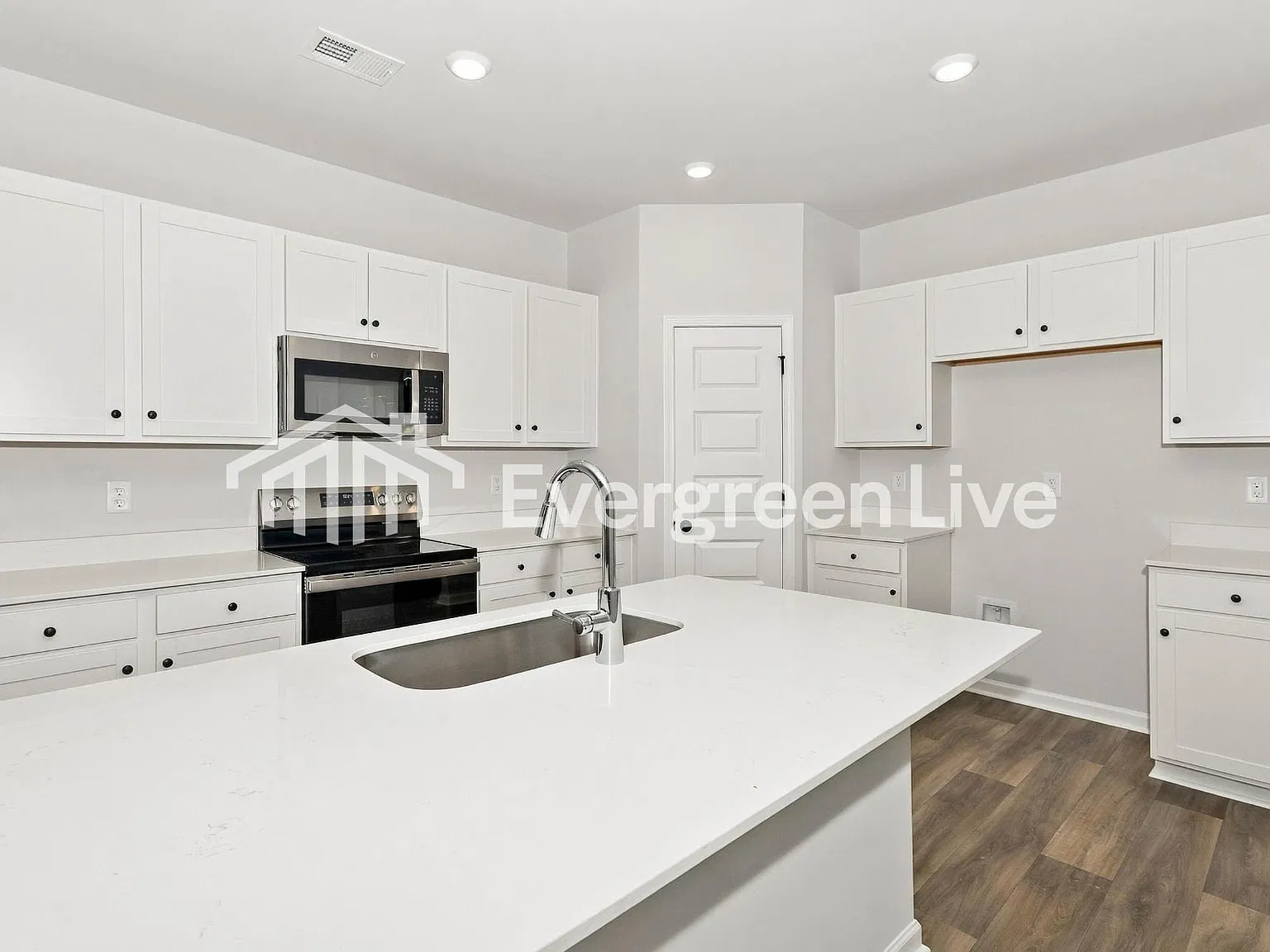 3 bed, 2.5 bath, 1897 sqft, $1,850 — Photo 4