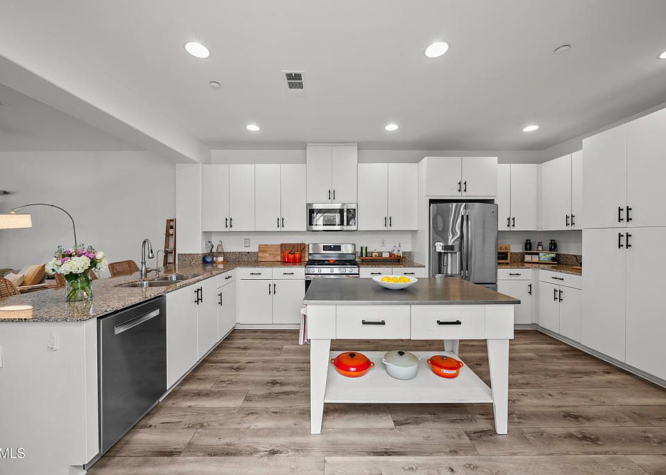 1st image of 731 Forest Park Blvd