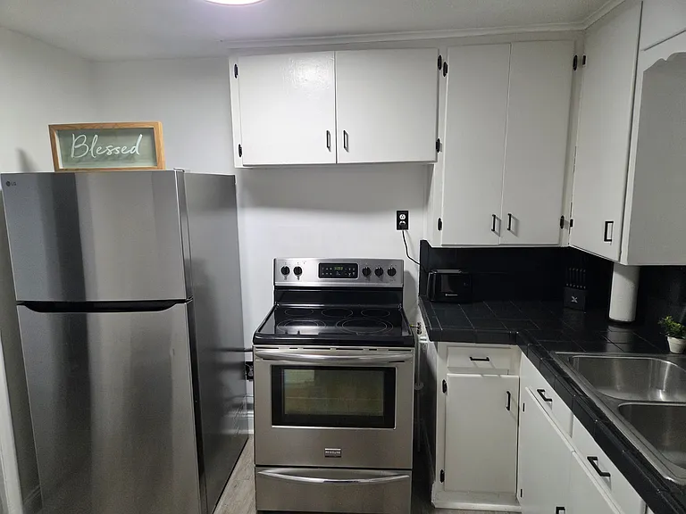 159 N Young St — Photo 7