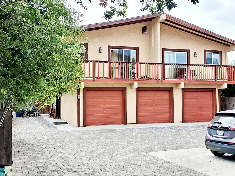 2 bed, 800 sqft, $2,250 — Photo 1