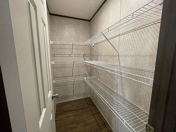 3rd image of 516 Courtland Ln #683
