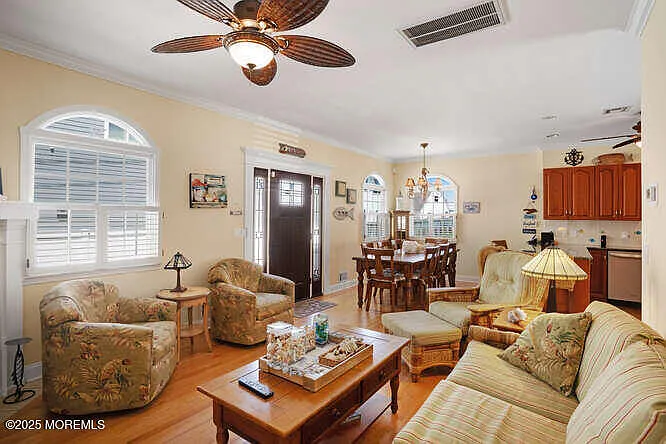 3 bed, 2.5 bath, 1178 sqft, $4,750 — Photo 1