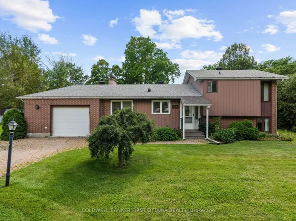 5310 McLean Cres, Ottawa, ON K4M 1E5