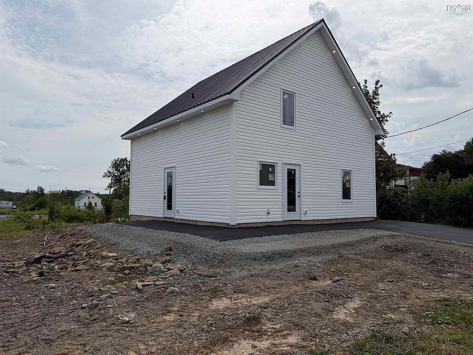 1st image of 100 Maloney St