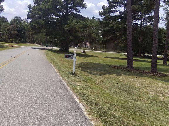 2nd image of 207 Timberland Dr