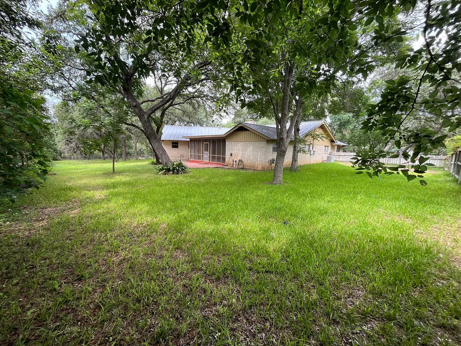 3 bed, 2462 sqft, $3,500 — Photo 4