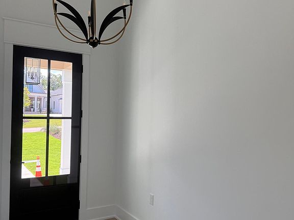 4th image of 840 Audubon Way