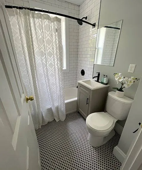 233 Lafayette St — Photo 5
