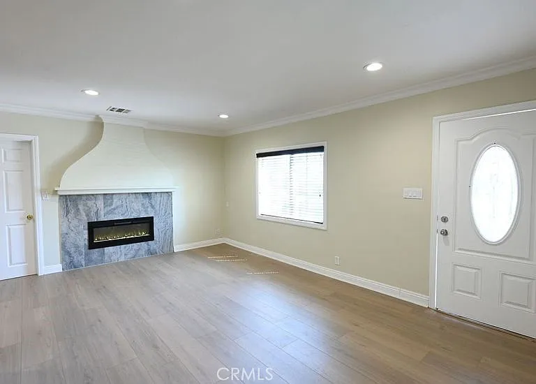 6437 Enfield Ave — Photo 14