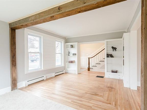 5th image of 353 Gibson St