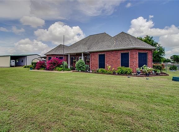 2nd image of 124 Newt Ln