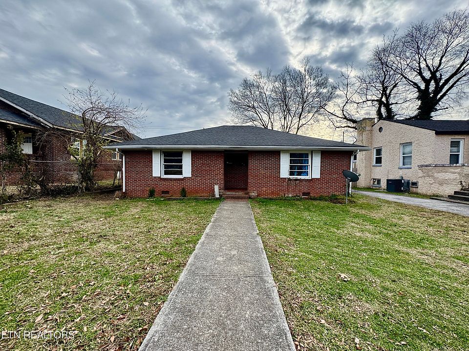 1st image of 2808 E 5th Ave