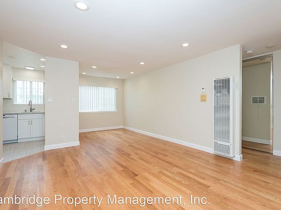3rd image of 623 Commercial Ave #1