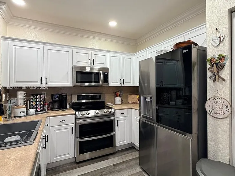 2677 SW 83rd Ter #102 — Photo 3