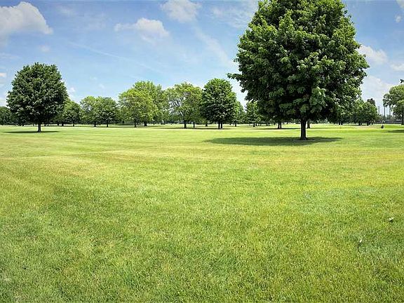 3rd image of 2605 Country Club Ter