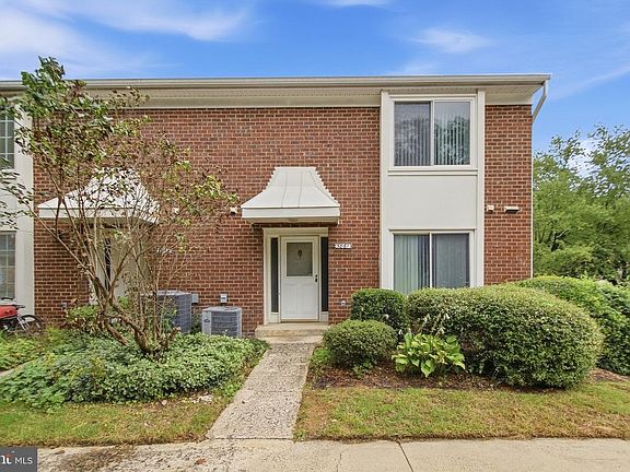 2nd image of 3861 Persimmon Cir