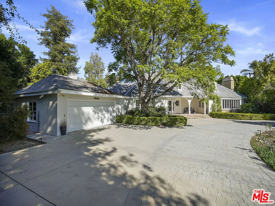 4 bed, 4.0 bath, 2936 sqft, $9,950 — Photo 2
