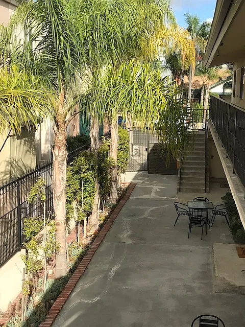 1 bed, 650 sqft, $2,050 — Photo 2