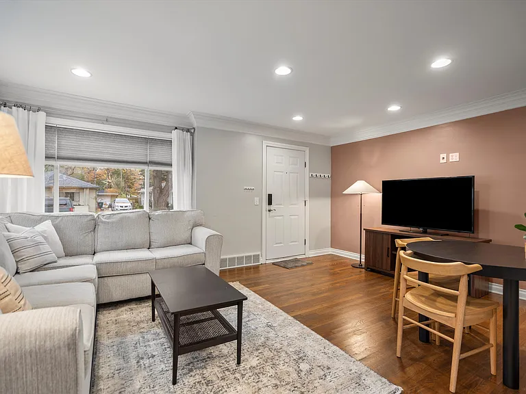 1707 Garfield St — Photo 4