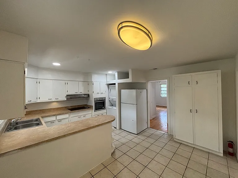 3144 Belden Cir — Photo 1