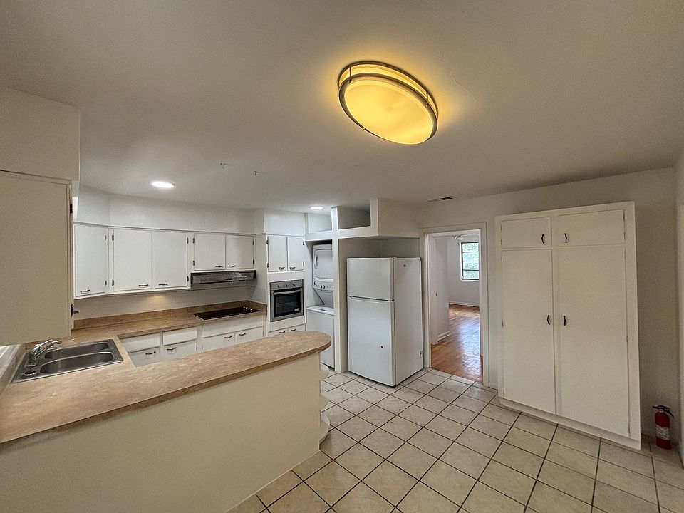 1st image of 3144 Belden Cir