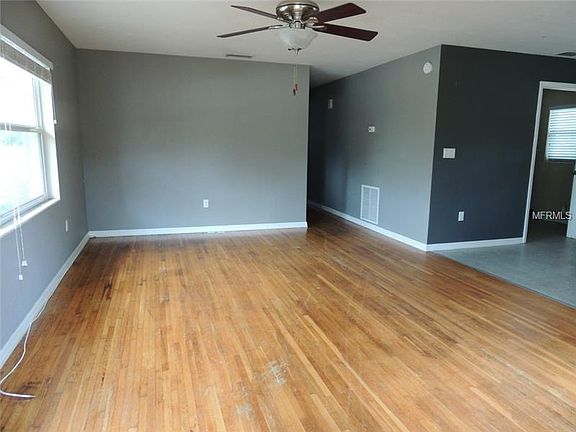 3rd image of 803 E Wisconsin Ave
