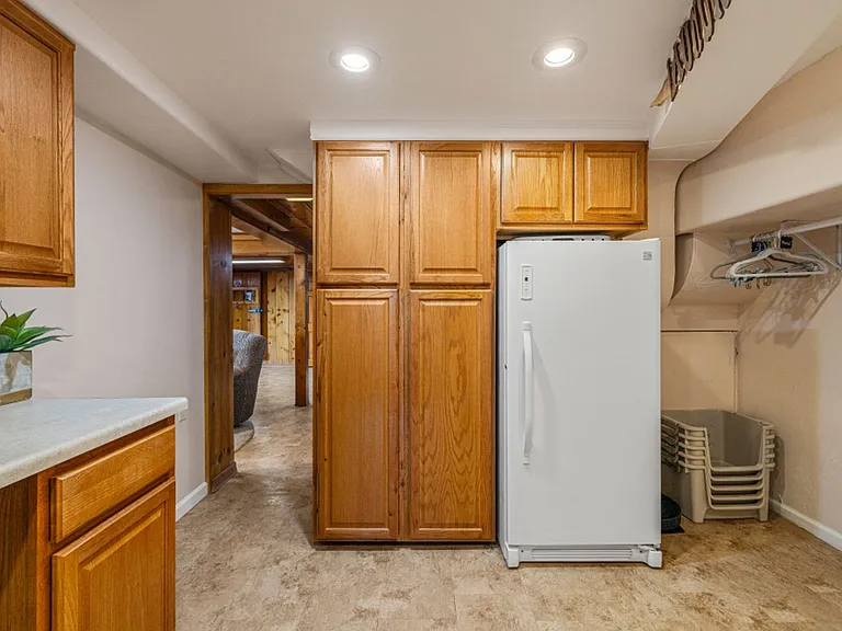 525 Mesa St — Photo 40