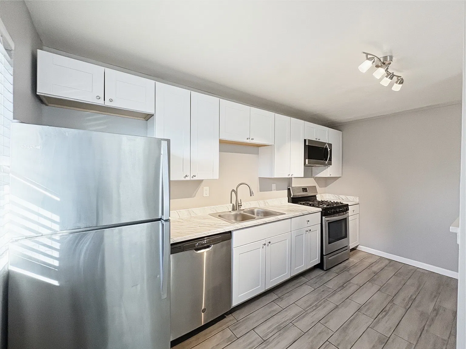 1 bed, 496 sqft, $999 — Photo 4