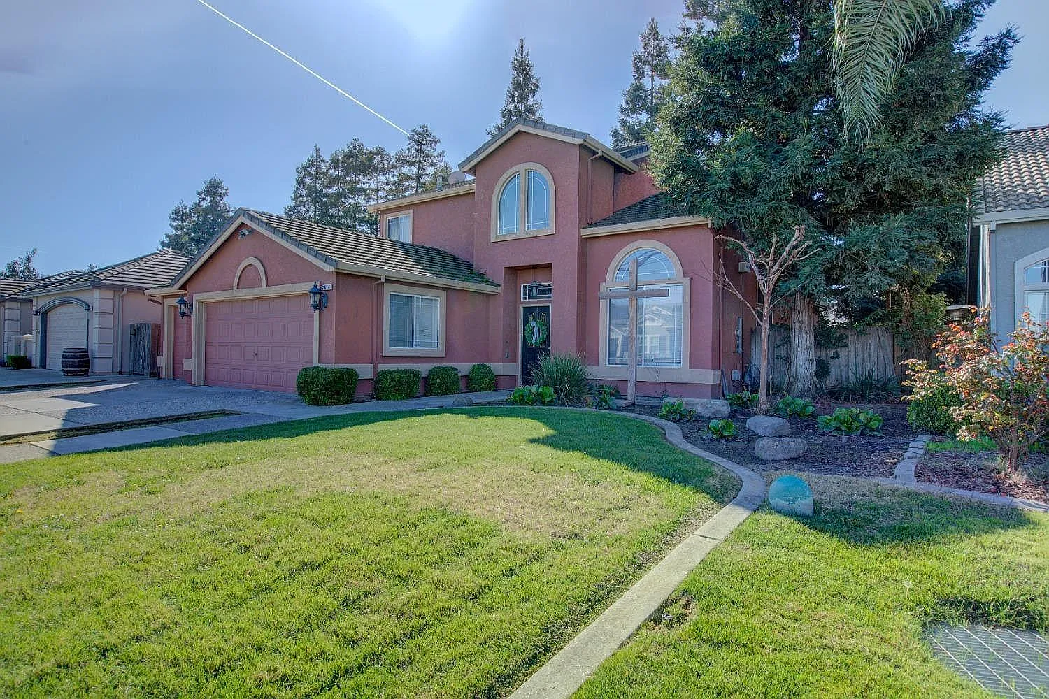 4 bed, 1887 sqft, $3,000 — Photo 1