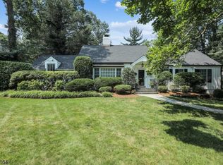 35 Rotary Dr, Summit, NJ 07901