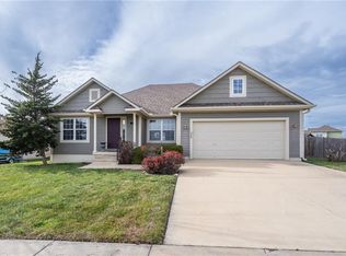 908 Edgewood St, Paola, KS 66071