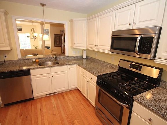 5th image of 877 Auburnville Way APT H6