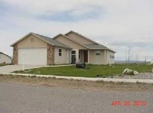 102 Riverview Dr, Shoshone, ID 83352